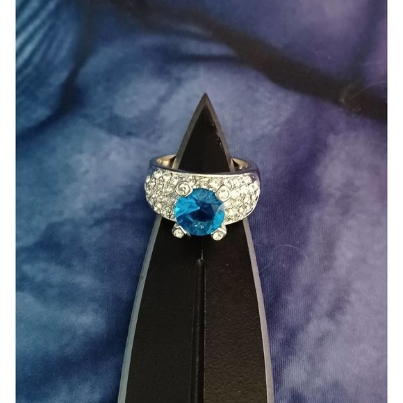 Swarovski Elements - Size 7 - Silver tone ring as pictured - Picture 3 of 7